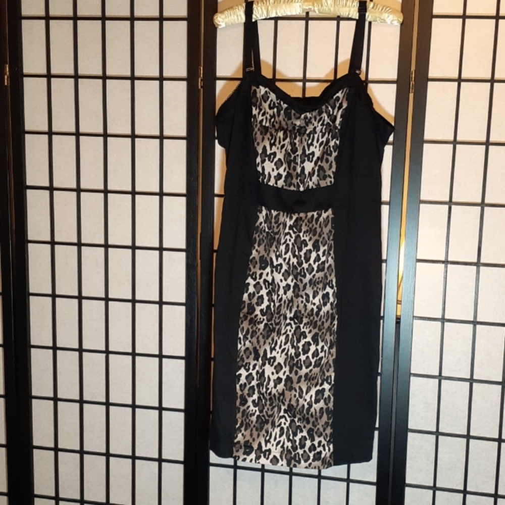 Torrid black and leopard stretchy wiggle dress size 16